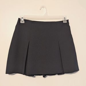 Abercrombie Pleated Black Mini Skirt/Skort, Medium